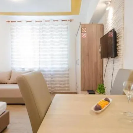 Apartament Mia St